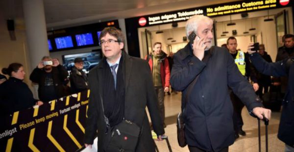 Puigdemont , leader indépendantiste catalan, Carles Puigdemont, arrêt du Tribunal consitutionnel, Tribunal consitutionnel, Premier ministre socialiste , Pedro Sánchez , Catalogne, Espagne, Madrid, Parti socialiste ouvrier espagnol, PP, Parti populaire