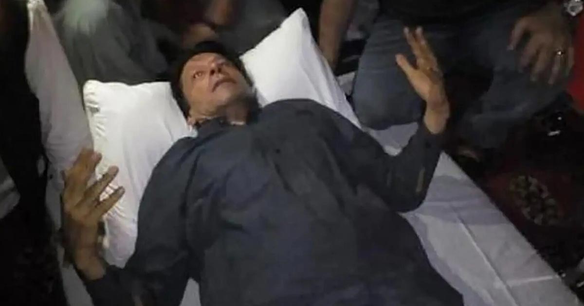 L'ex-Premier ministre pakistanais Imran Khan échappe à une tentative d'assassinat