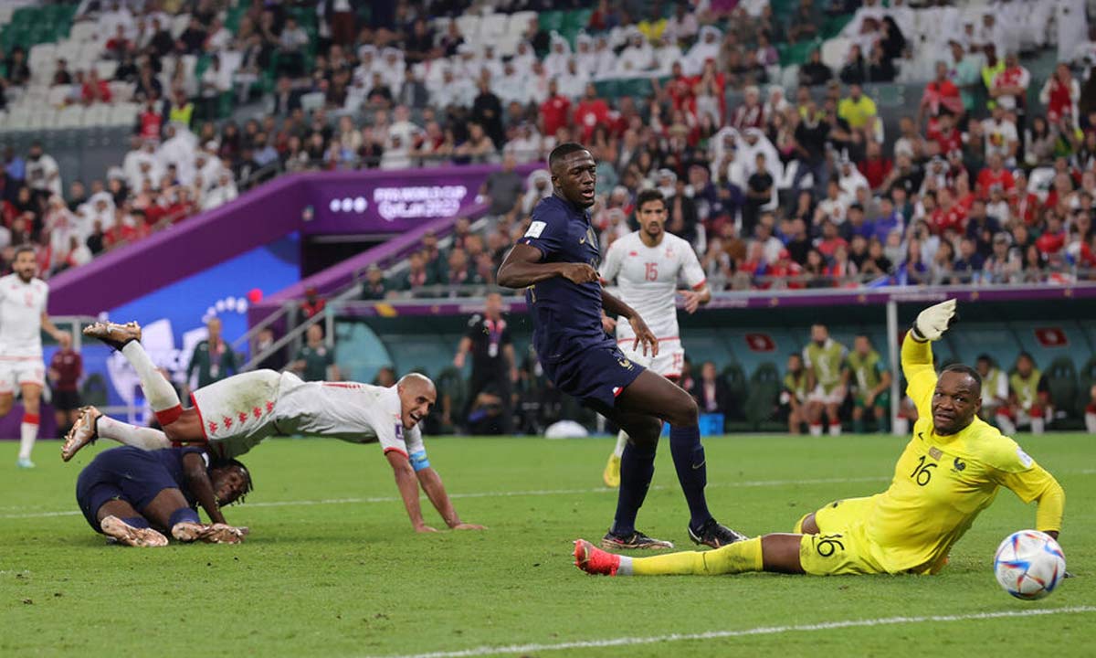 La Tunisie bat la France(1-0), championne du monde, mais quitte le mondial