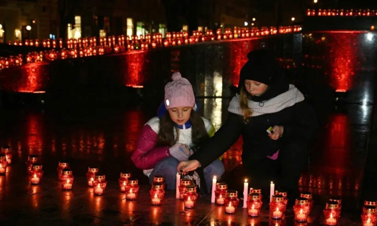 Pour les Ukrainiens, 90 ans après la Grande famine, un "génocide" se répète 