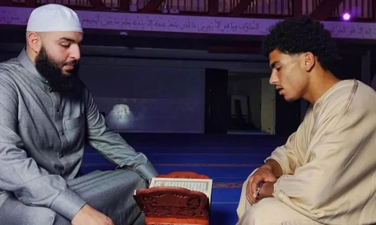 Accusations d'apologie de salafisme contre Aboukhlal: la FRMF poursuit le site Achkayen