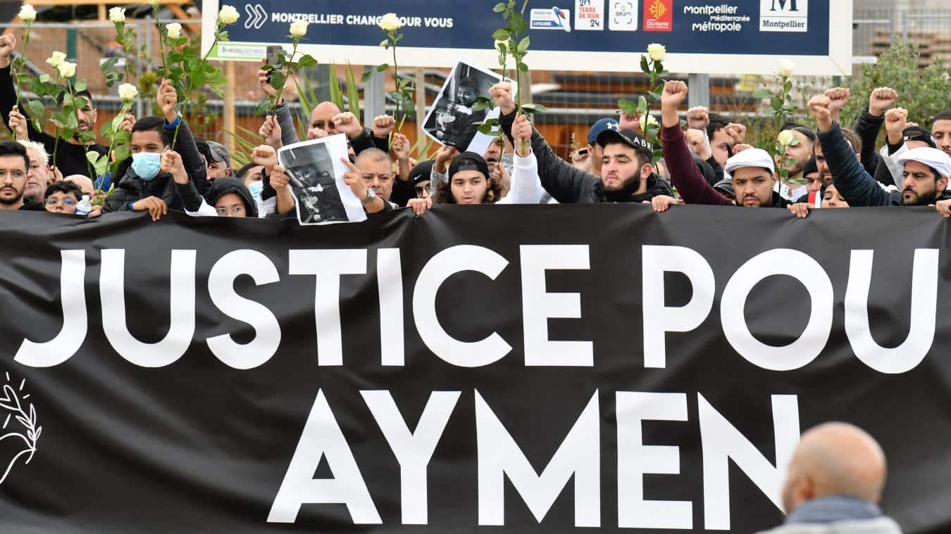 France: roses blanches et prières pour le petit Aymen fauché pendant le Mondial