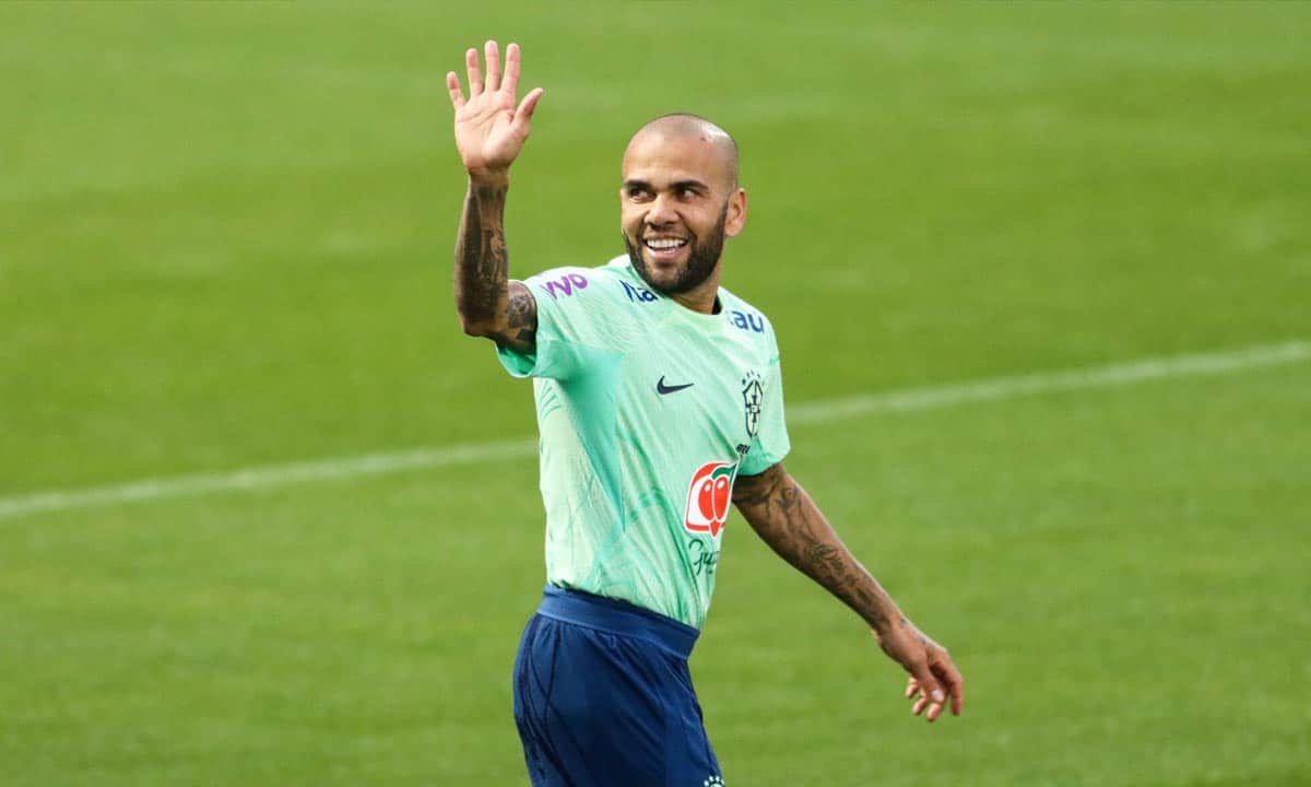 Davi Alves est vient de battre le record du joueur le plus âgé jamais aligné avec le Brésil en coupe du monde