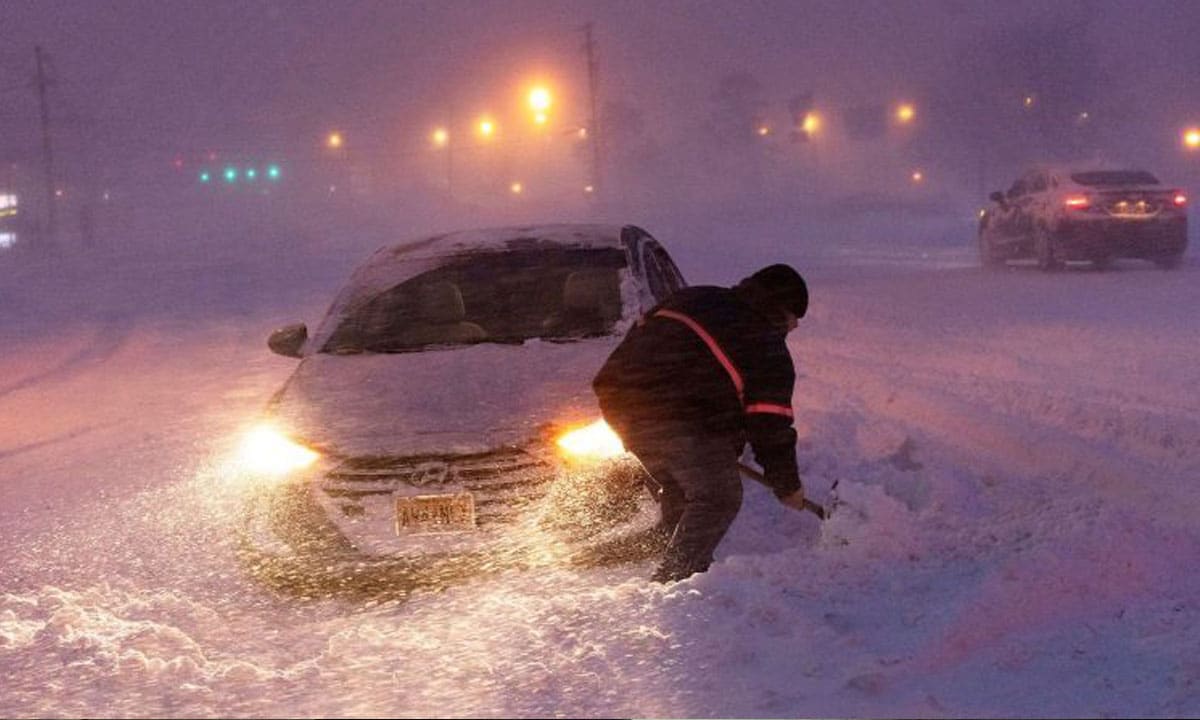 Vidéo. Plus de 70% des Américains touchés par une vaste tempête hivernale à l'avant-veille de Noël 