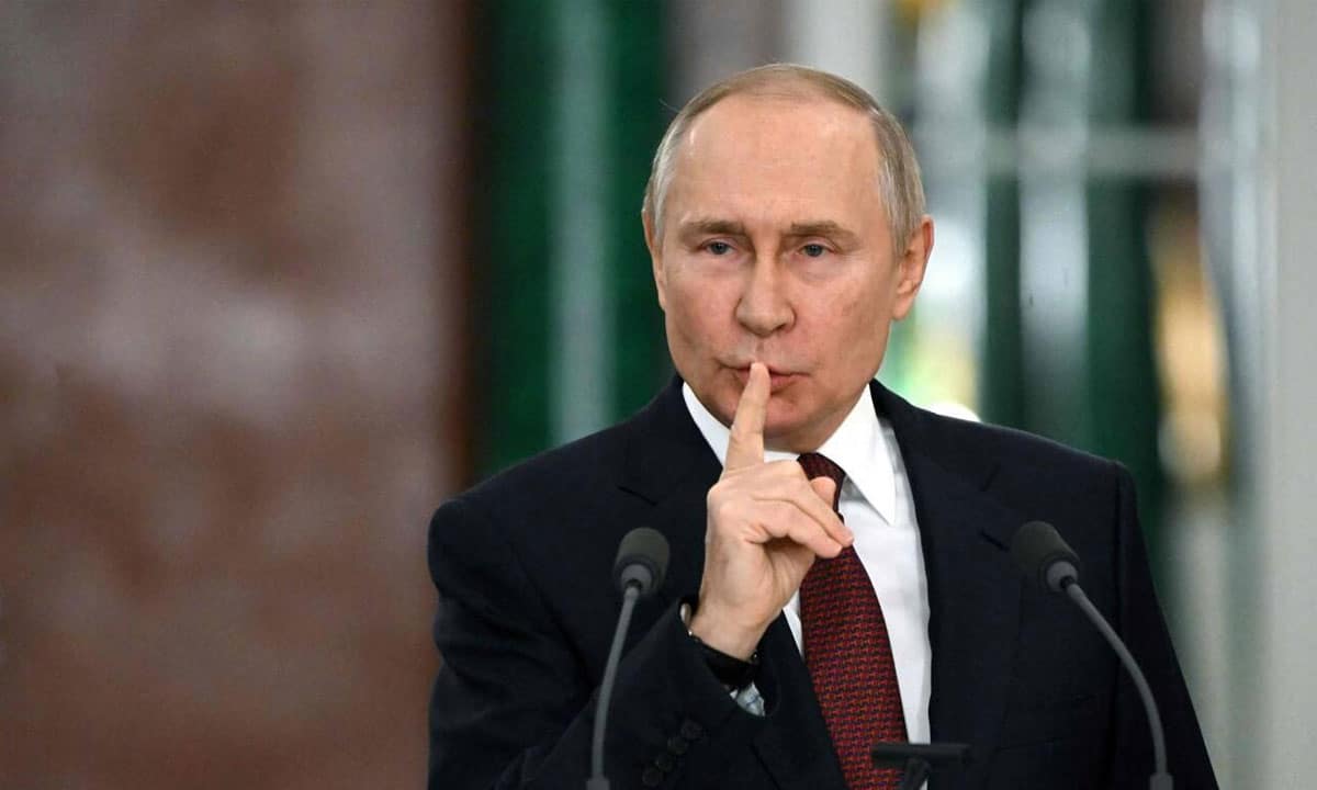 Ukraine: l'Occident cherche à "diviser" la Russie, fustige Poutine