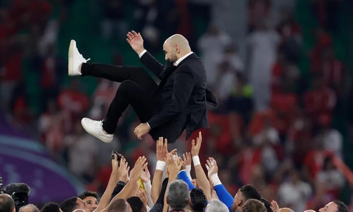 Walid Regragui, premier sélectionneur arabe à mener son équipe aux 8èmes de finale du Mondial