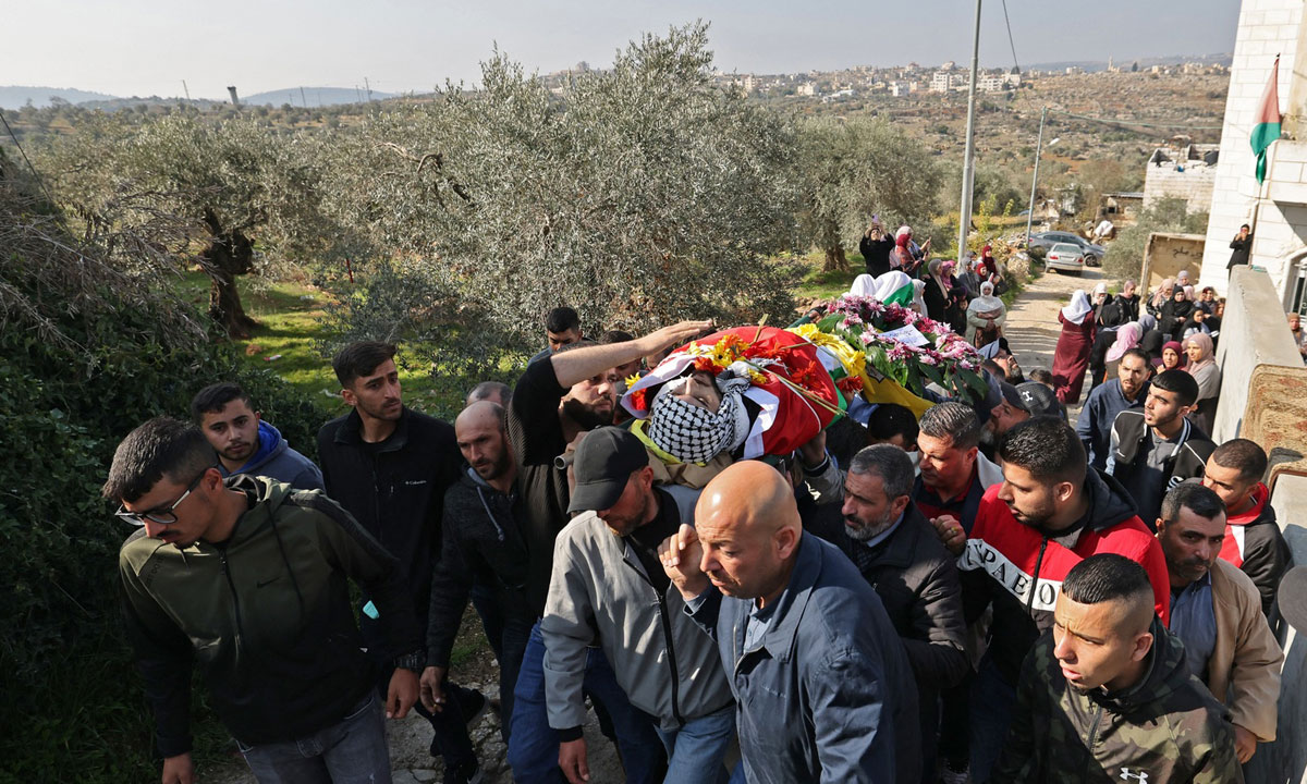 Les Palestiniens accusent des soldats israéliens d'avoir "exécuté" un homme