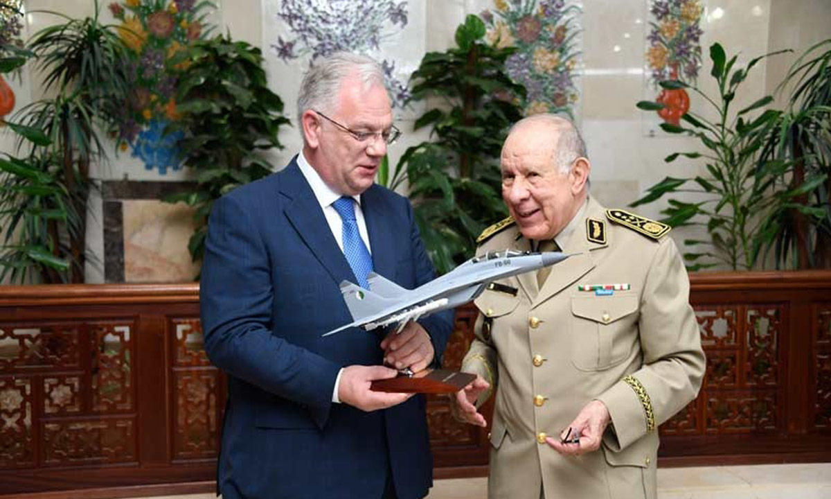 Le patron de l'armée algérienne à Paris fin janvier (source militaire)