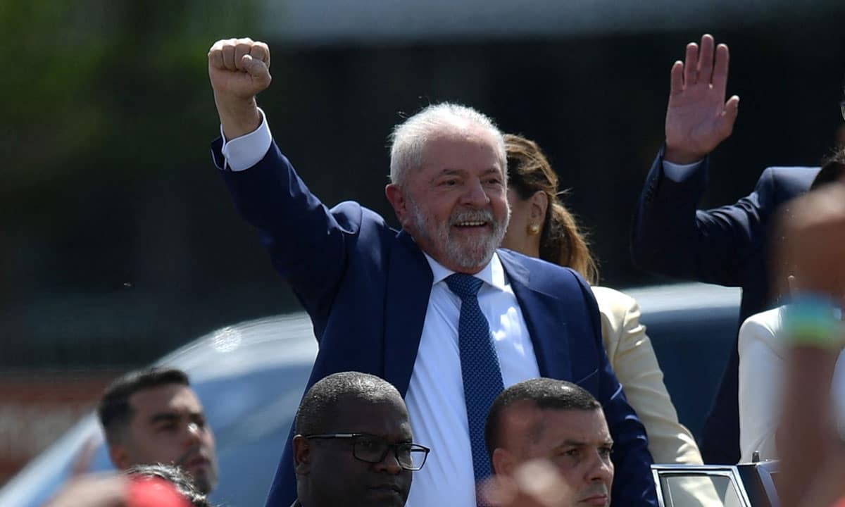 Brésil: Lula investi président pour un troisième mandat 