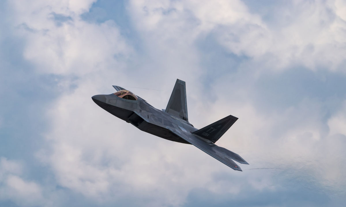 "Un objet non identifié" abattu au-dessus du Canada par un F-22 américain