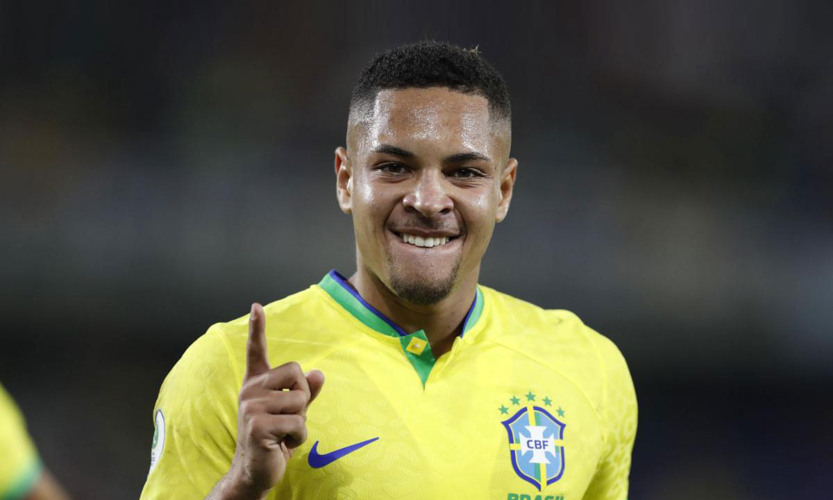 Vitor Roque pour l'été prochain au Barça