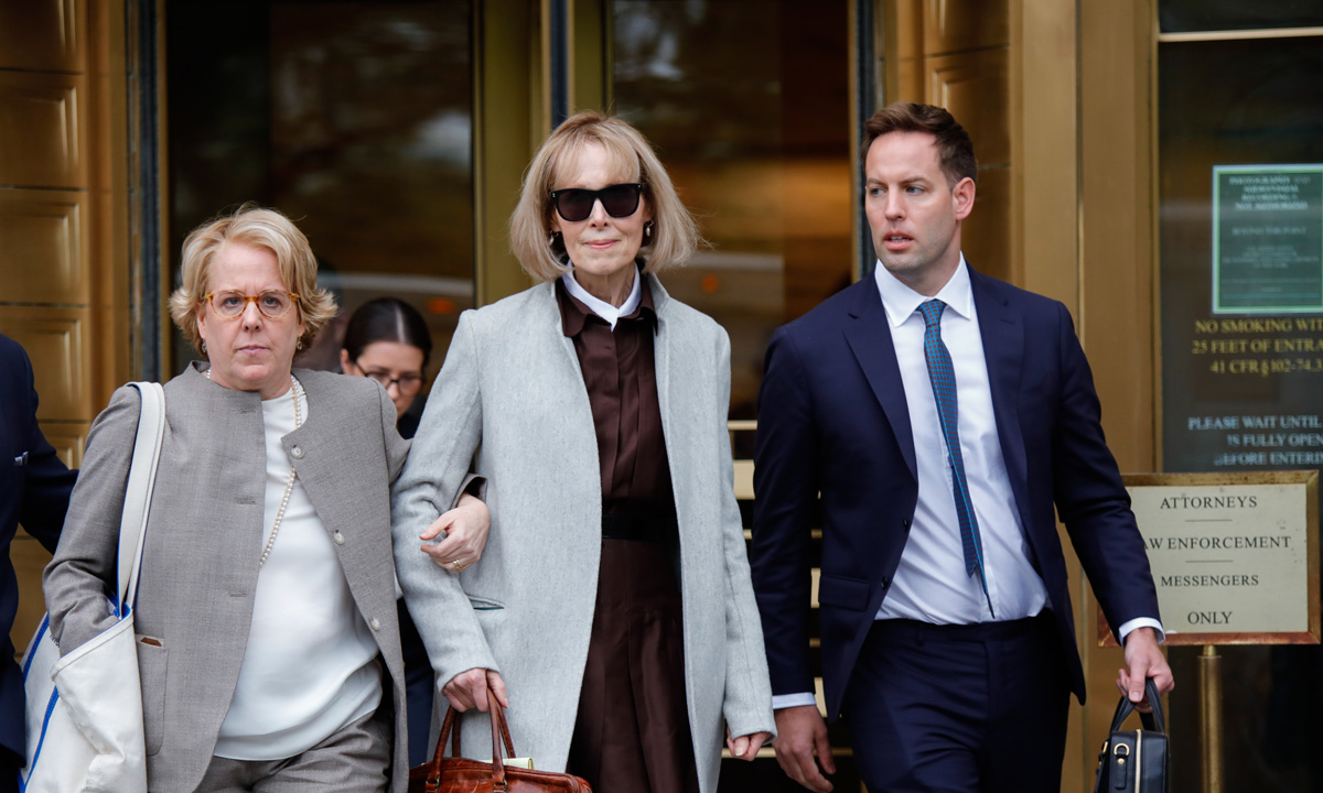 "Donald Trump m'a violée", accuse l'auteure E. Jean Carroll lors d'un procès à New York 