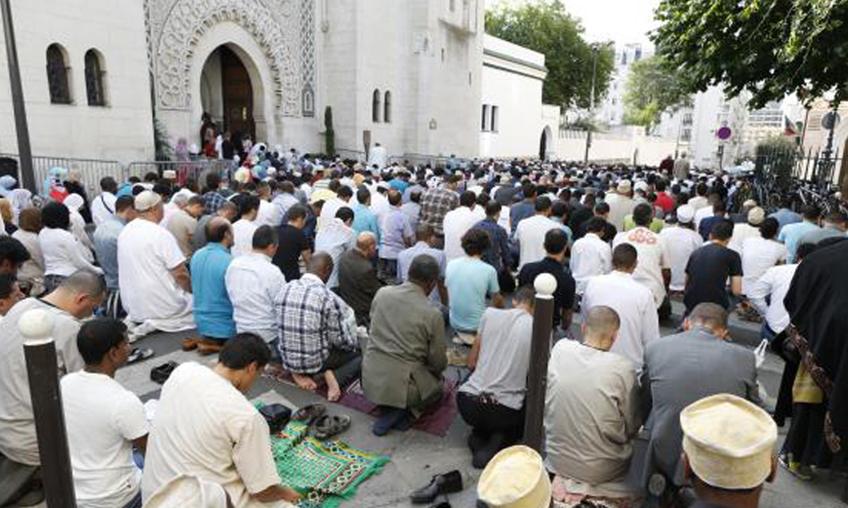 Les Musulmans d’Europe célèbrent vendredi Aïd Al Fitr