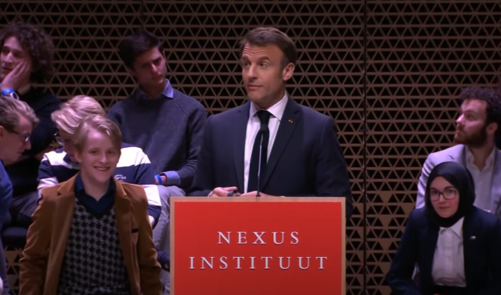 Vidéo. Macron interrompu par des manifestants au début d'un discours à La Haye