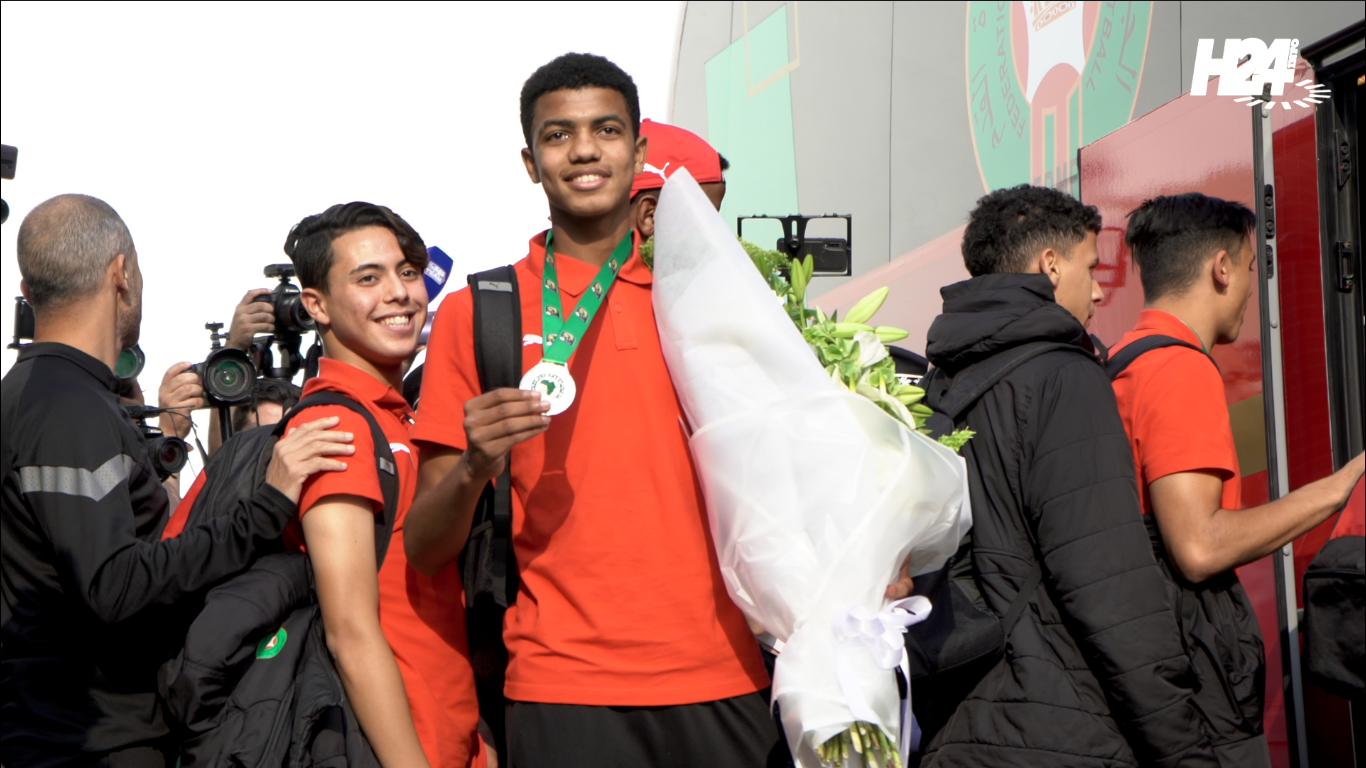 U17 à leur arrivée à Rabat