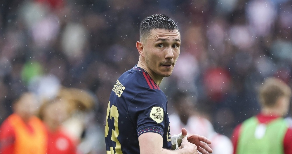 Ajax Amsterdam, Twente , Eredivisie, racisme, injures racistes, Bryan Brobbey, Ajax