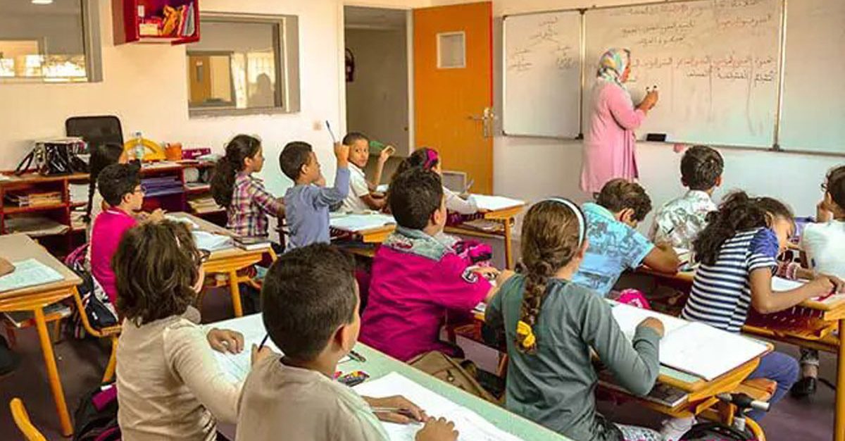 Le ministère de l'Éducation nationale a annoncé le déploiement, au titre de la rentrée scolaire 2023/2024, du projet "Écoles pionnières" dans les établissements primaires publics, avec pour objectifs l’amélioration de la qualité des apprentissages de base, la réduction de la déperdition scolaire et l’épanouissement des élèves.