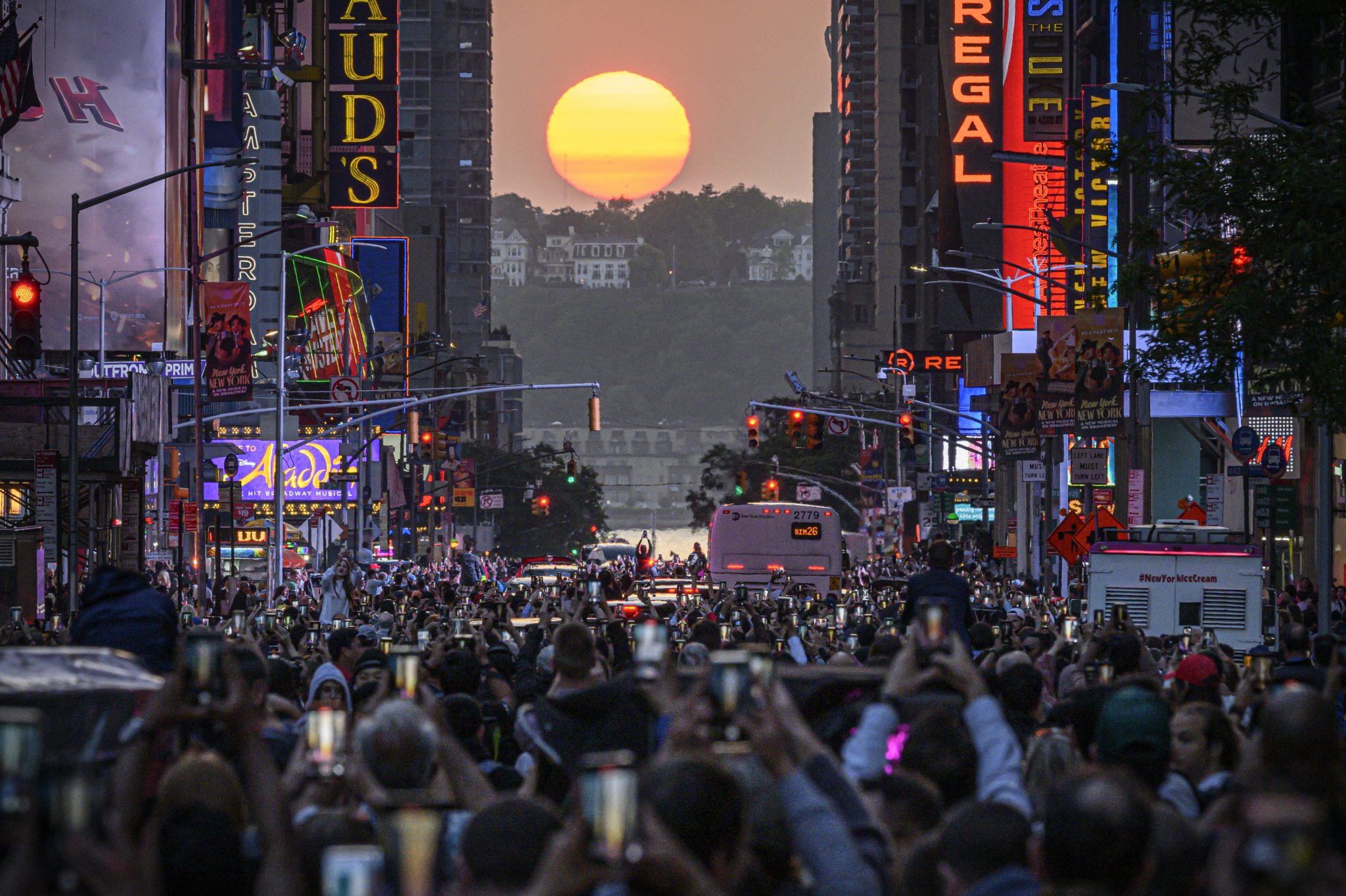 us astronomy manhattanhenge