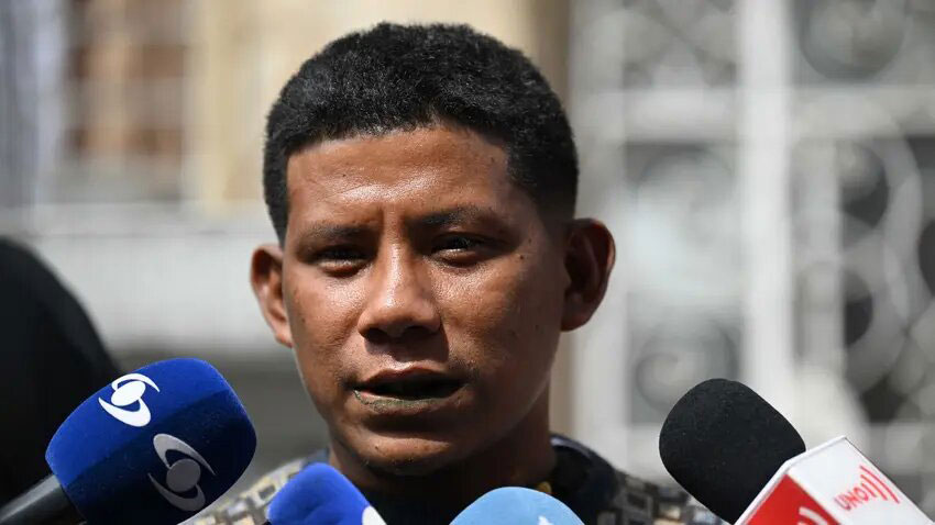 colombie les enfants rescapes recuperent leur mere a survecu quatre jours au crash de l avion 4