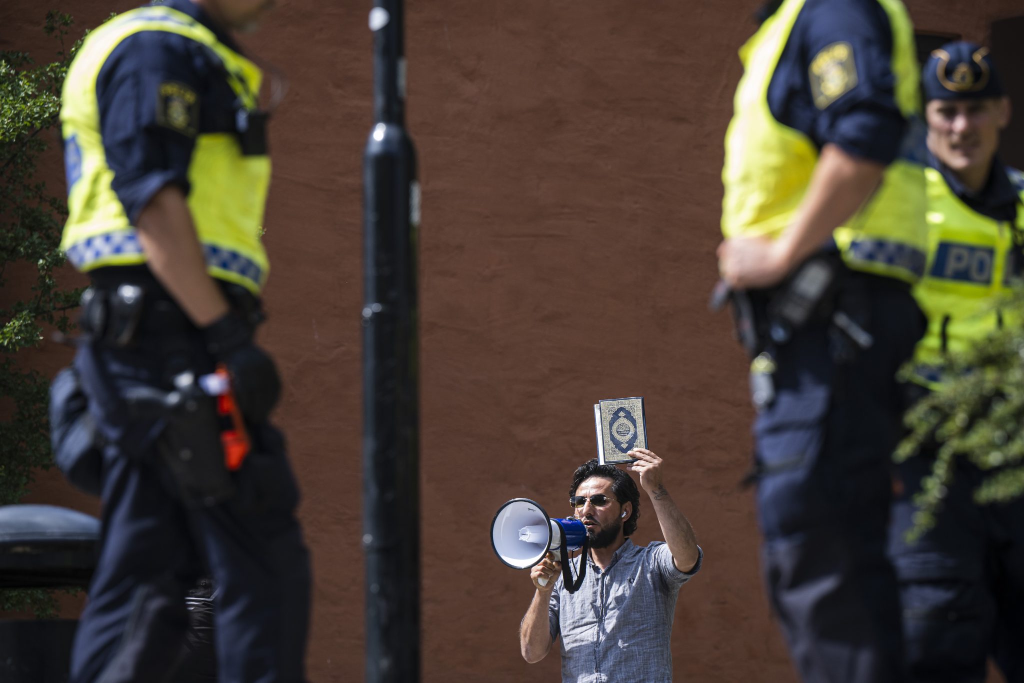 sweden koran protest