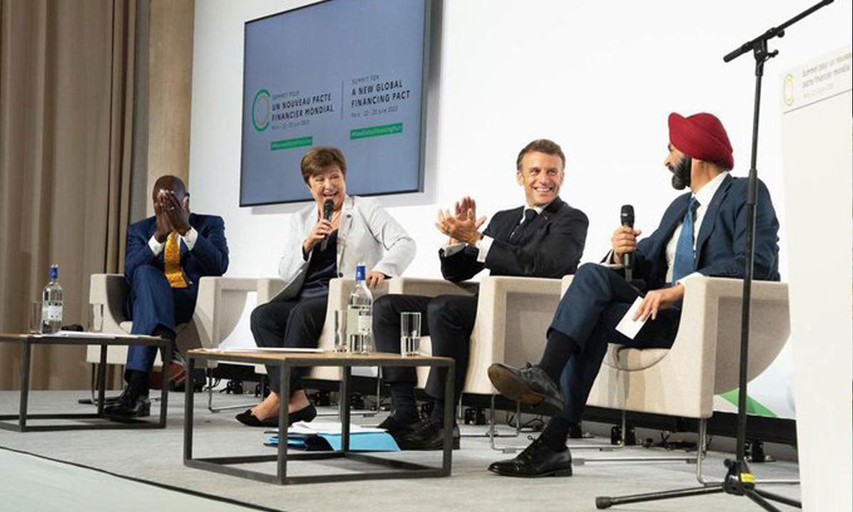 Finance pour le climat: le sommet de Paris s'achève sur des petits pas