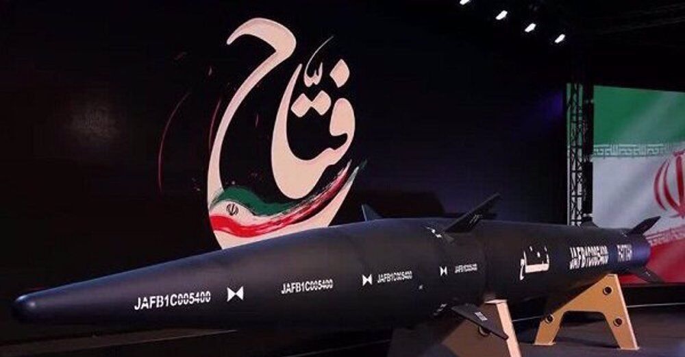 Les médias officiels ont diffusé des images de ce missile fabriqué par la Force aérospatiale des Gardiens de la Révolution, l'armée idéologique de la République islamique.