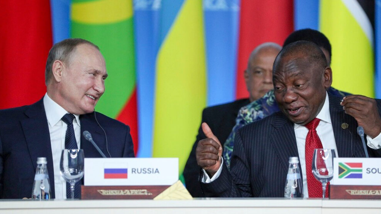 Arrêter Poutine au sommet des Brics serait une "déclaration de guerre" (président sud-africain)