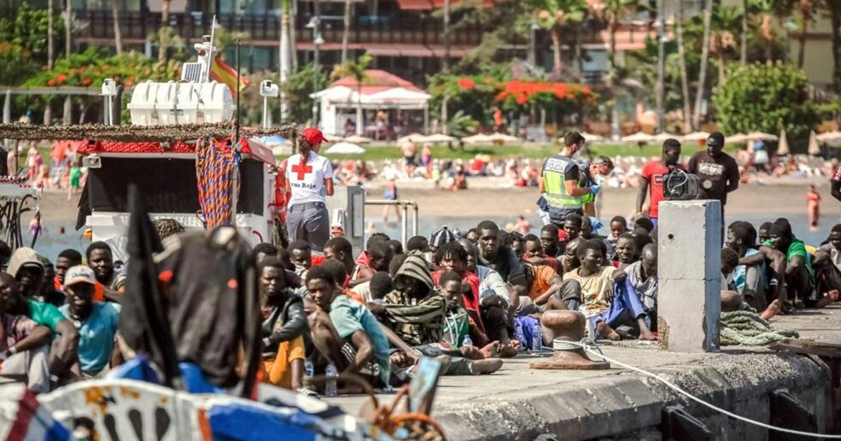 Canaries: la recherche de migrants au large des îles temporairement suspendue