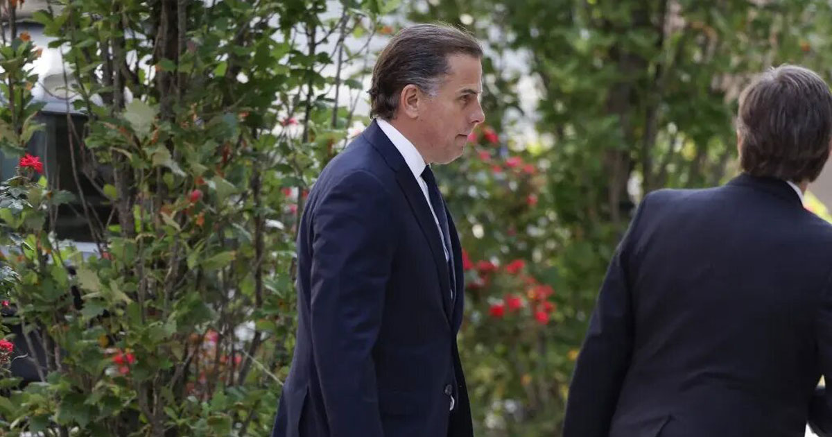 Le fils de Joe Biden plaide non coupable de fraude fiscale après la suspension d'un accord