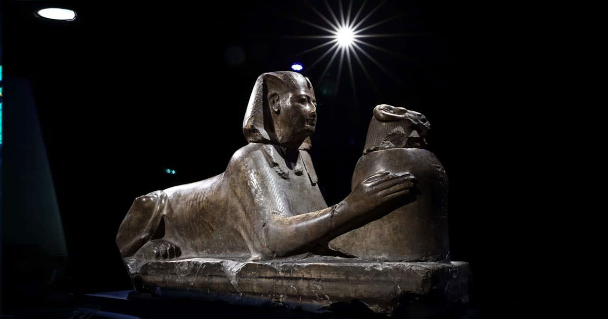 le fragment d une statue de ramses ii restitue a l egypte par la suisse