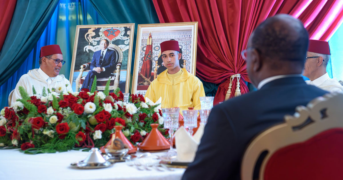 Moulay El Hassan préside à Tétouan un déjeuner offert par le chef du gouvernement à l'occasion de la Fête du Trône