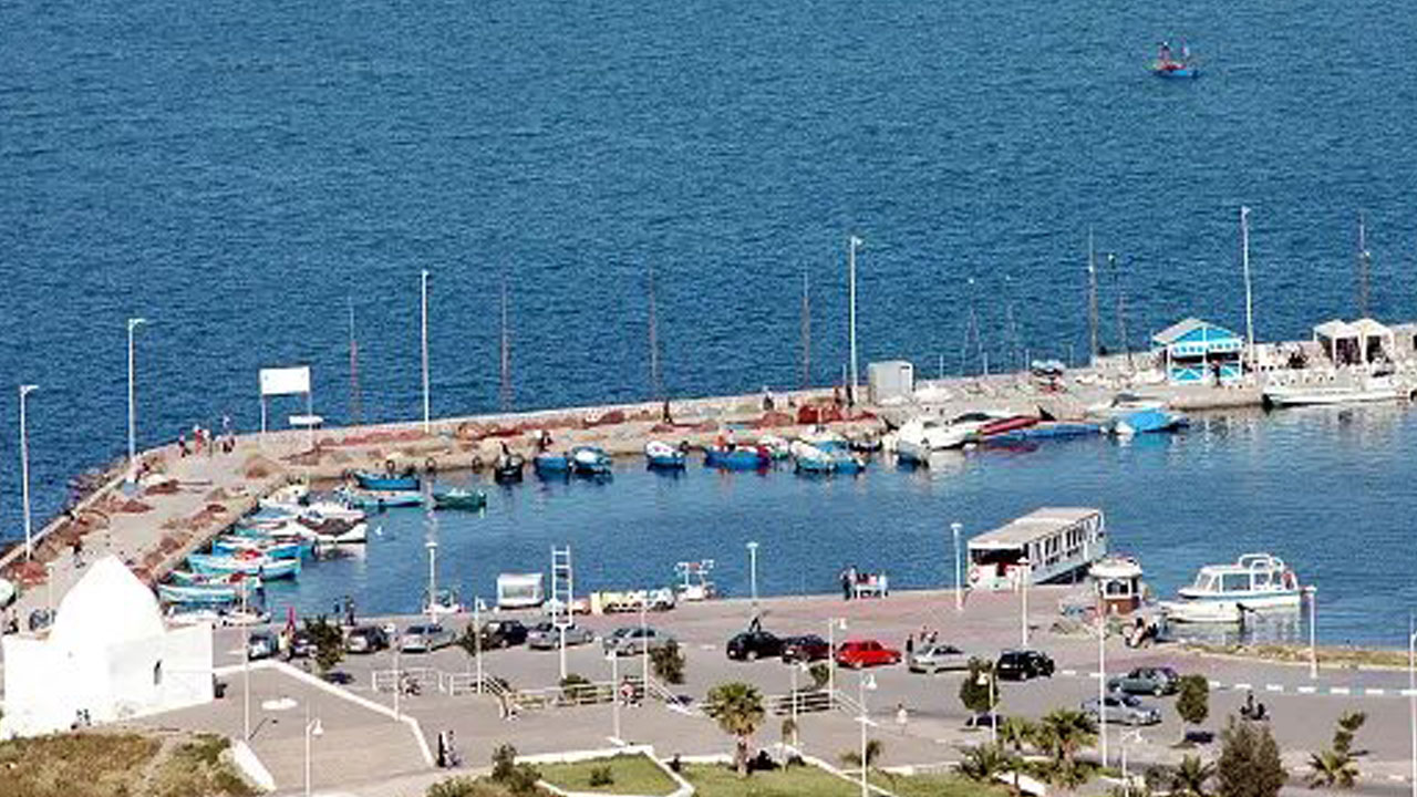 Port de pêche de Nador : mise en échec d'une tentative de trafic international de drogue, 323 kg de chira saisis