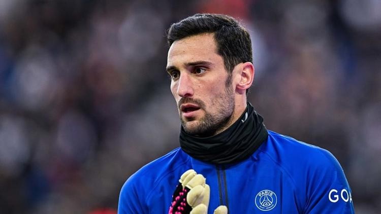 foot gardien psg sergio rico sortir hopital