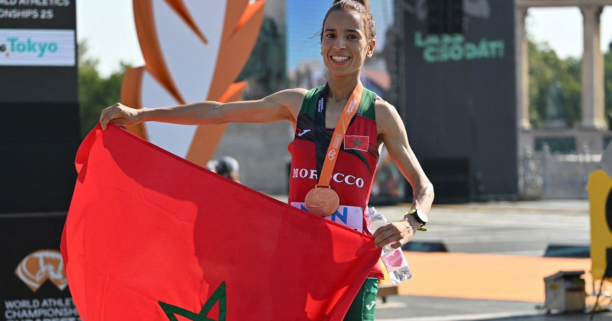 Le Roi félicite Fatima Ezzahra Gardadi pour sa médaille de bronze du Marathon aux Mondiaux d’athlétisme