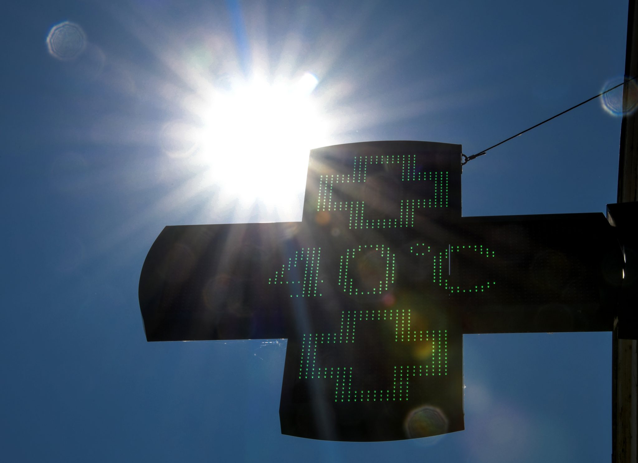 douniamag france weather heatwave