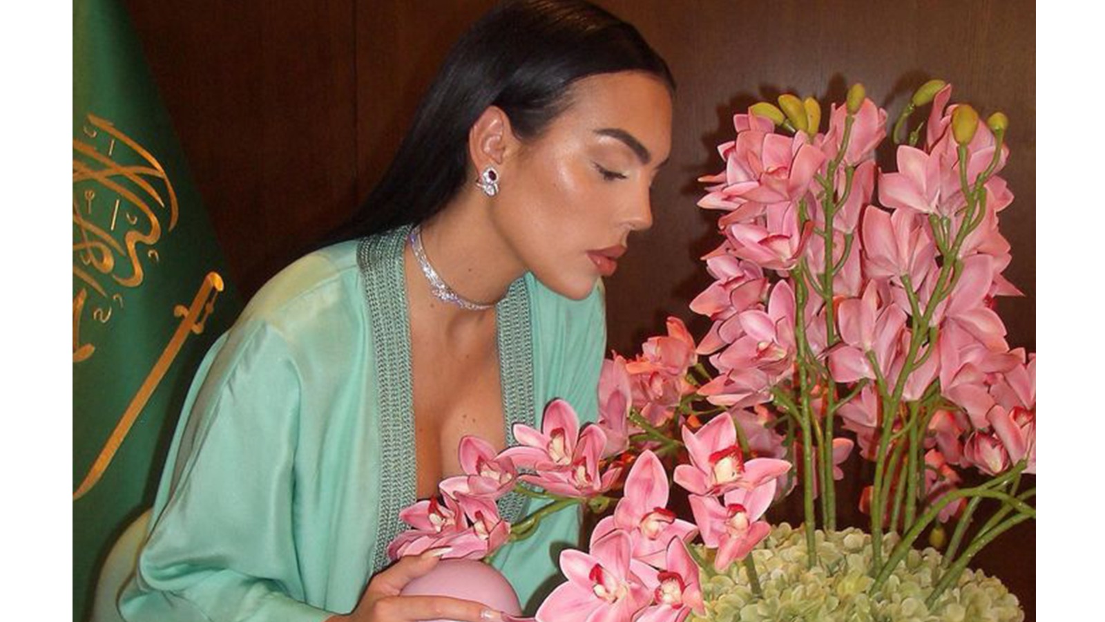 geo en abaya marocaine