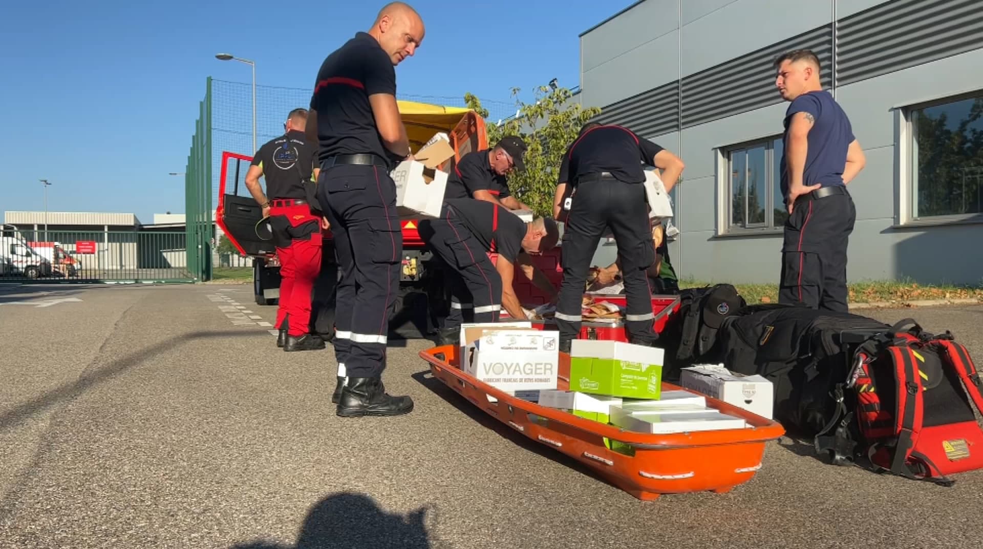 Séisme: une équipe de secouristes français bénévoles arrive au Maroc