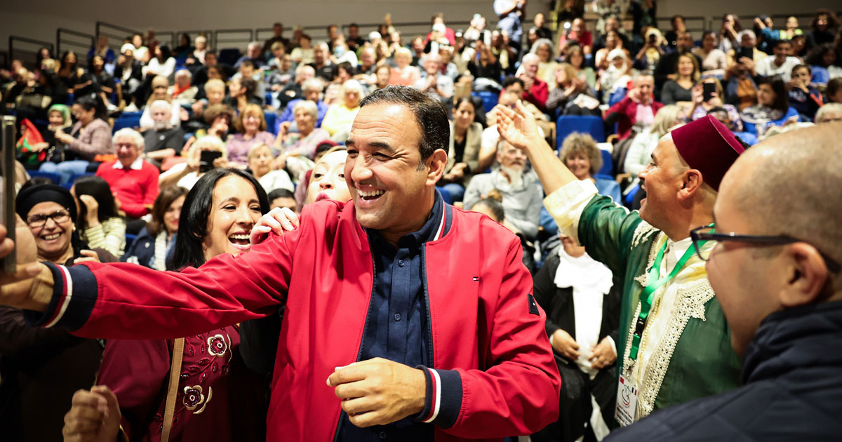 Rachid El Ouali émerveille le public avec son "Coup de Tampon" au Festival national du film