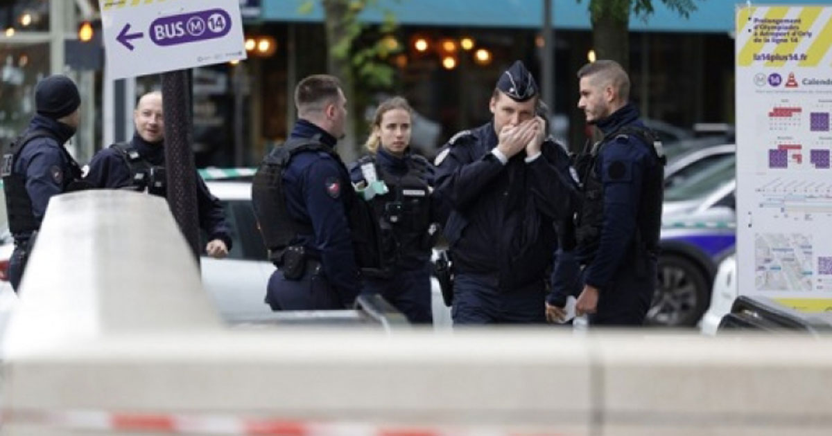 France: la police maîtrise une femme qui tenait des propos menaçants