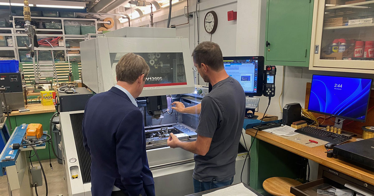 Biden crée des "centres technologiques" pour l'innovation aux Etats-Unis