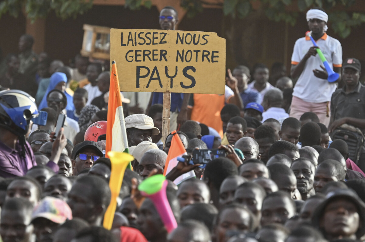 niger coup france demo