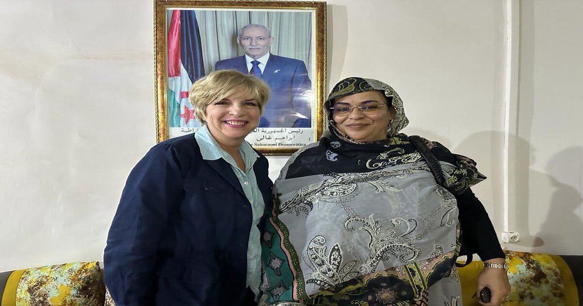L'ambassadrice de Washington à Alger Elizabeth Moore Aubin à Tindouf. Crédit photo : compte Twitter de la diplomate.