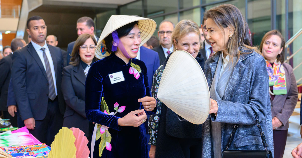 Lalla Meryem préside l'inauguration du Bazar de bienfaisance du Cercle diplomatique