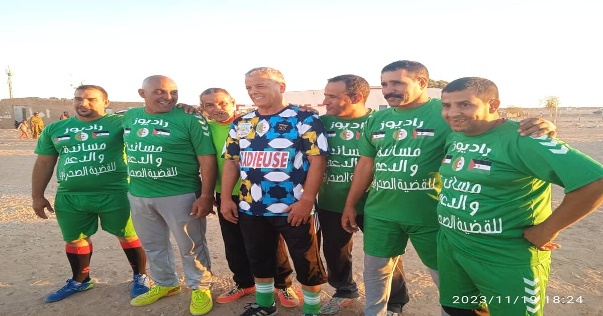 L'ex-international algérien Lakhdar Belloumi à Tindouf / DR
