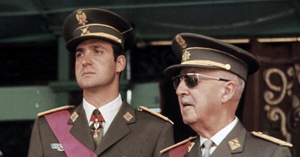 Le général Franco avec le futur roi Juan Carlos à Madrid en juin 1971.