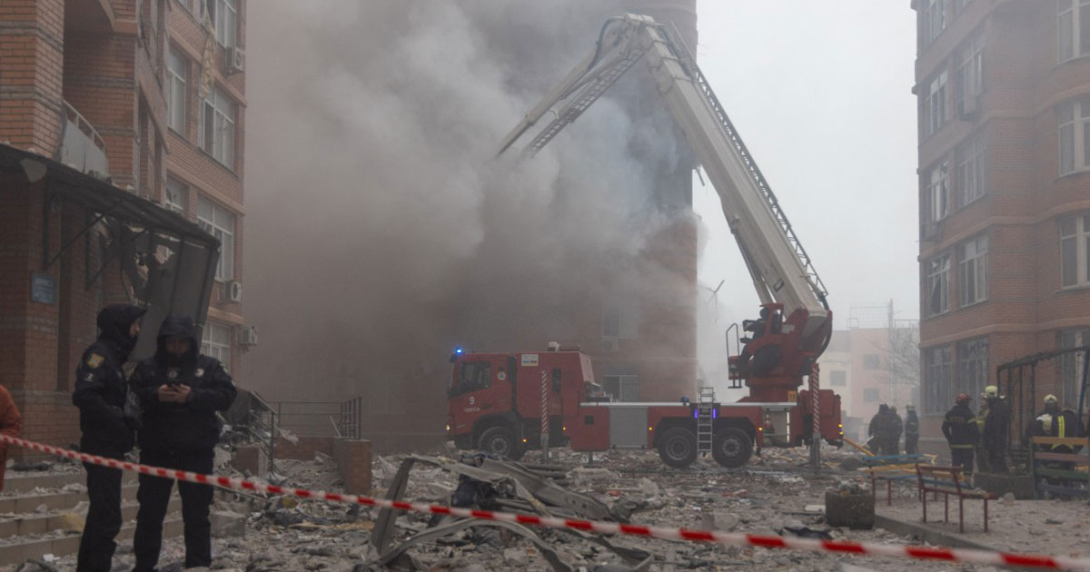 Vastes frappes russes sur l'Ukraine: au moins 16 morts et une centaine de blessés