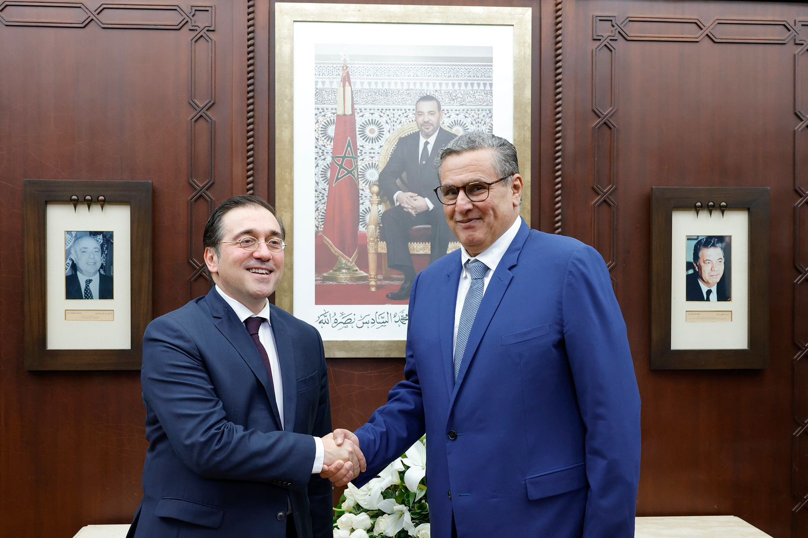 Le chef du gouvernement marocain, Aziz Akhannouch en compagnie du ministre espagnol des Affaires Etrangères, de l’Union Européenne et de la Coopération, José Manuel Albares à Rabat.
