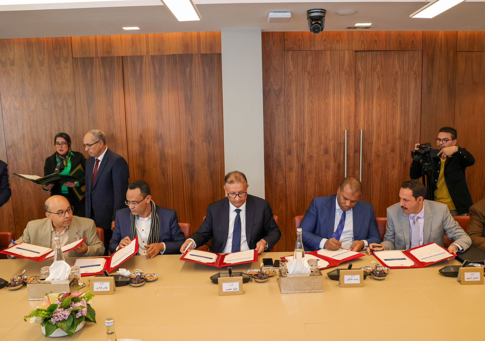 signature du proces verbal de l accord sur le statut des fonctionnaires du secteur de l education nationale