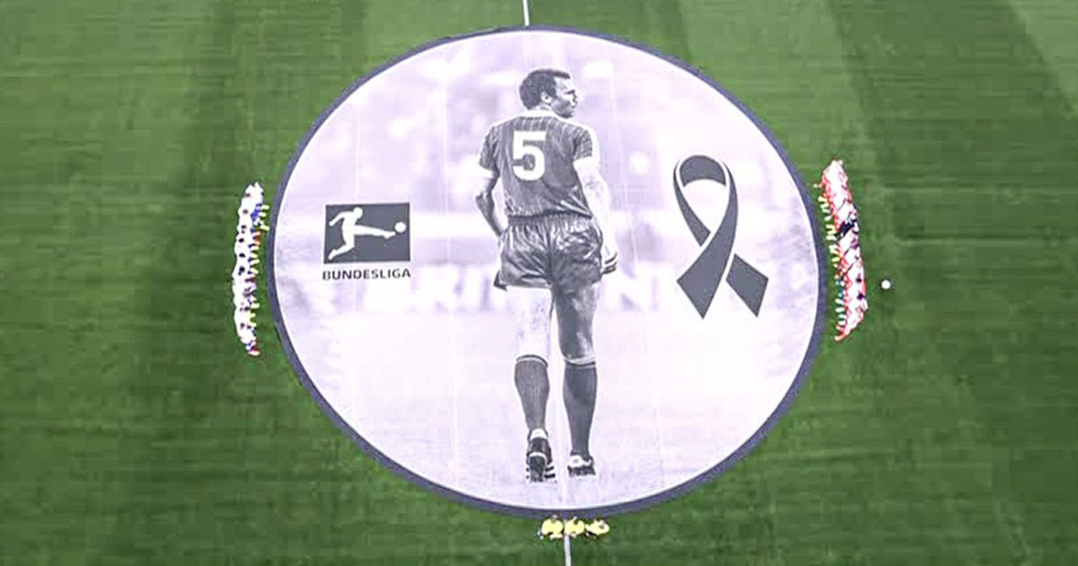 Décès de Beckenbauer: chanson, maillot spécial, minute de silence, le Bayern salue son "Kaiser"