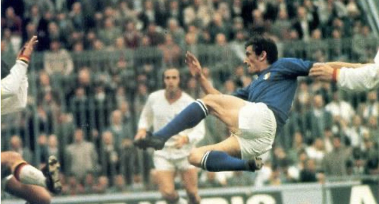 gigi riva legende foot italien
